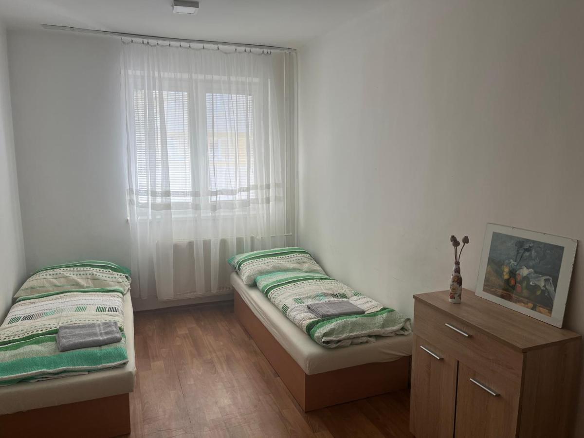 Danubius Szallo Komarno Luaran gambar